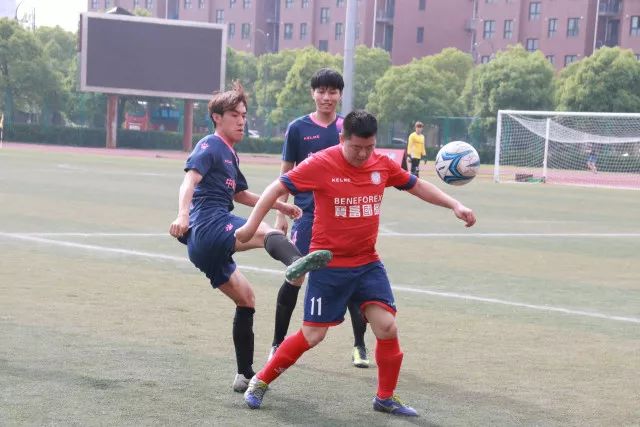 鲁尼指责曼联球员缺乏团队精神和责任感